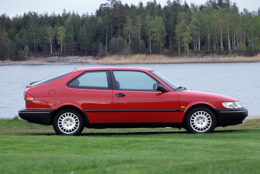  Saab 900 Coupe 1993 года  (фото 13 из 27)